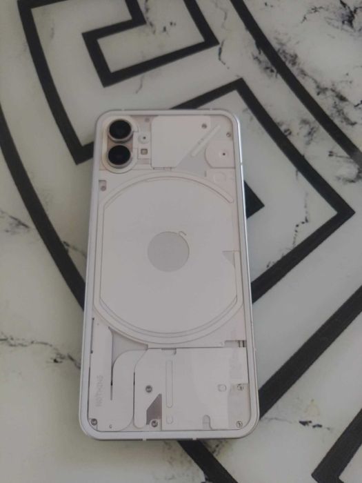 Vând/Schimb Nothing Phone (1)