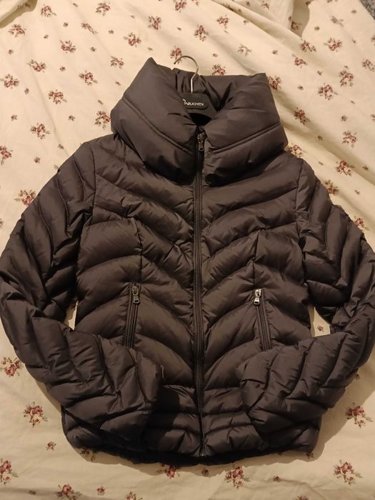 Дамско пухено яке Гес