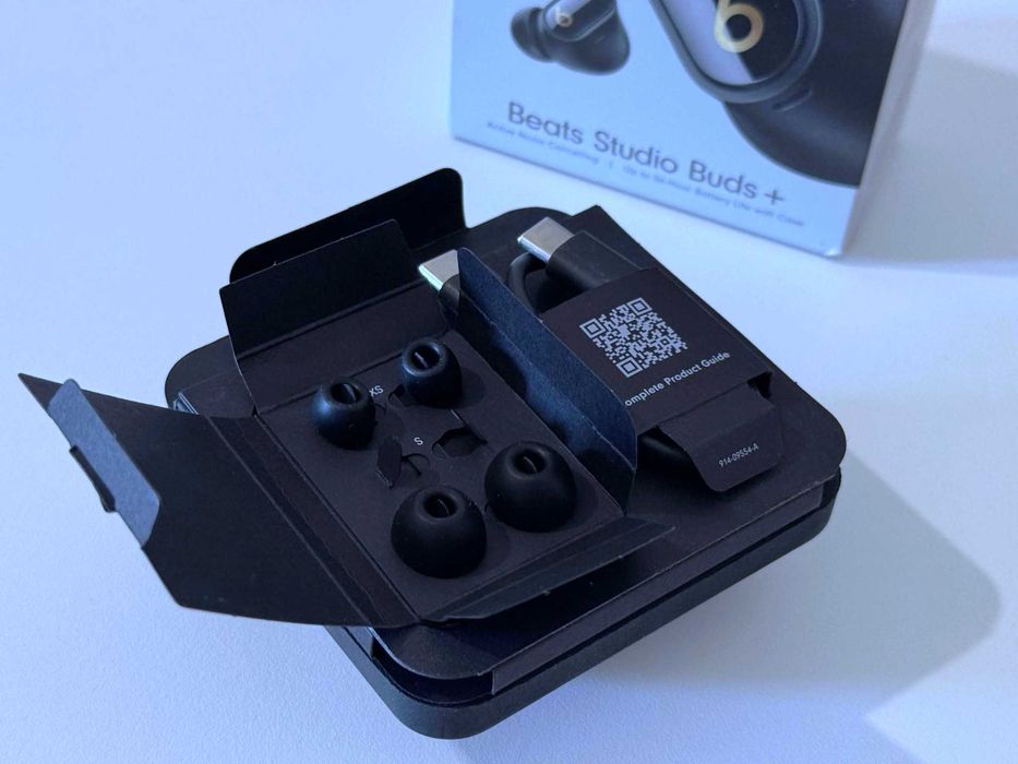 Бартер! Beats Studio Buds + Wireless Noise Cancelling — Black/Gold (Черни)