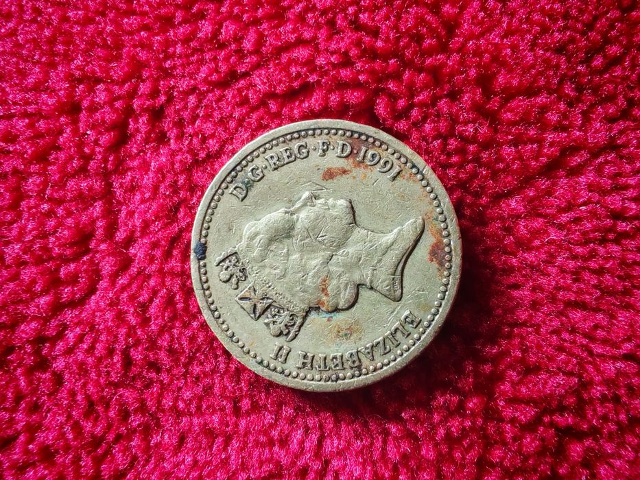 Diferite monezi pentru colecționari