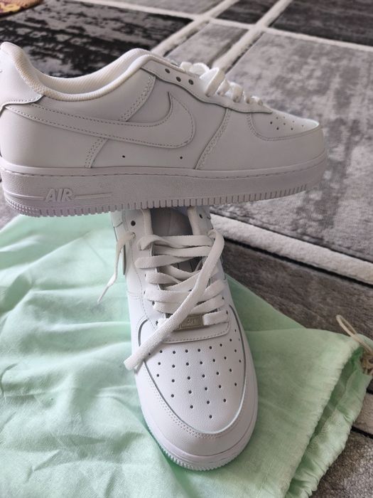 Adidași Nike Air noi