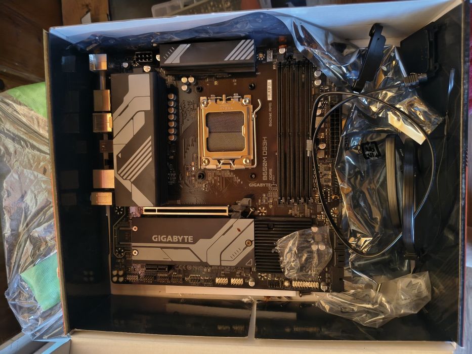 Kit Amd Ryzen 7600 + b650m gigabyte d3hp