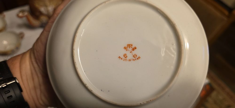 Porțelan japonez SATSUMA "coaja de ou"