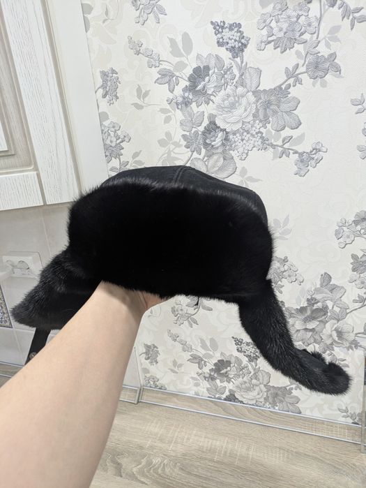 Зимняя мужская шапка