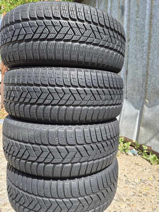 4бр. 215 55 16 Pirelli зимни.