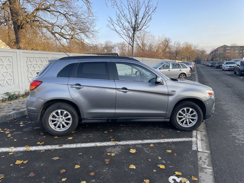 Vând Mitsubishi Asx 2012