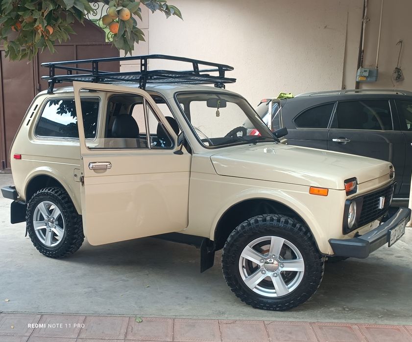 Нива 2121 в идиальном состояние