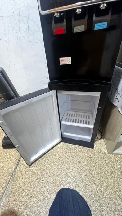 Срочно продам кулер для воды