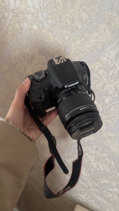 Фотоаппарат Canon EOS 2000D