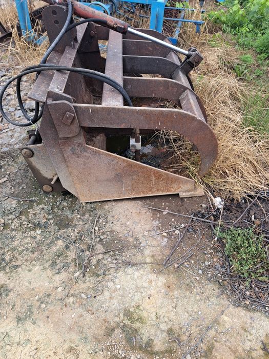 Încărcător, cupă stil crocodil