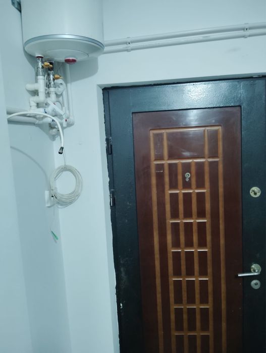 Vand garsoniera conf 2 micro 19 cu baie si toaleta proprie