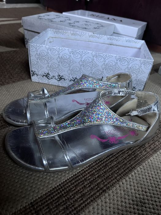 продам обувь для девочек