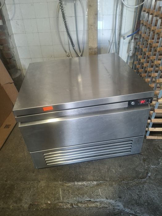 Хладилна маса/ база за уреди   Willams