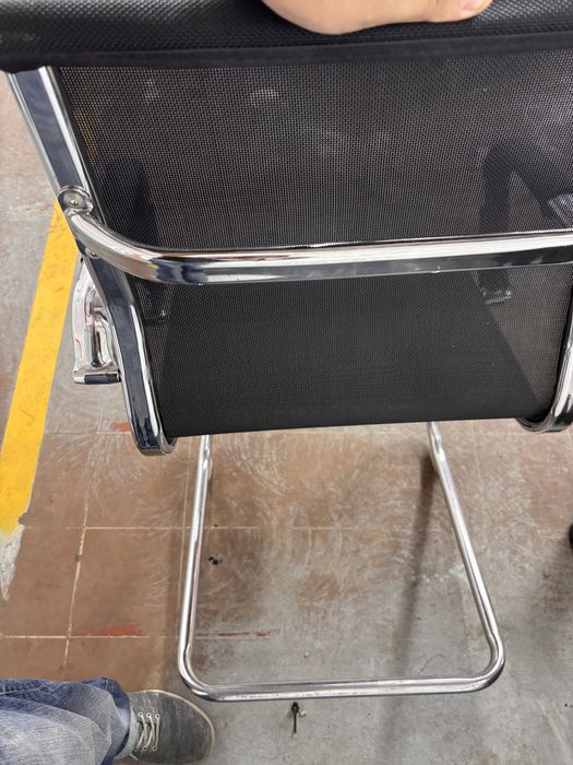 Продам  Конференц кресло