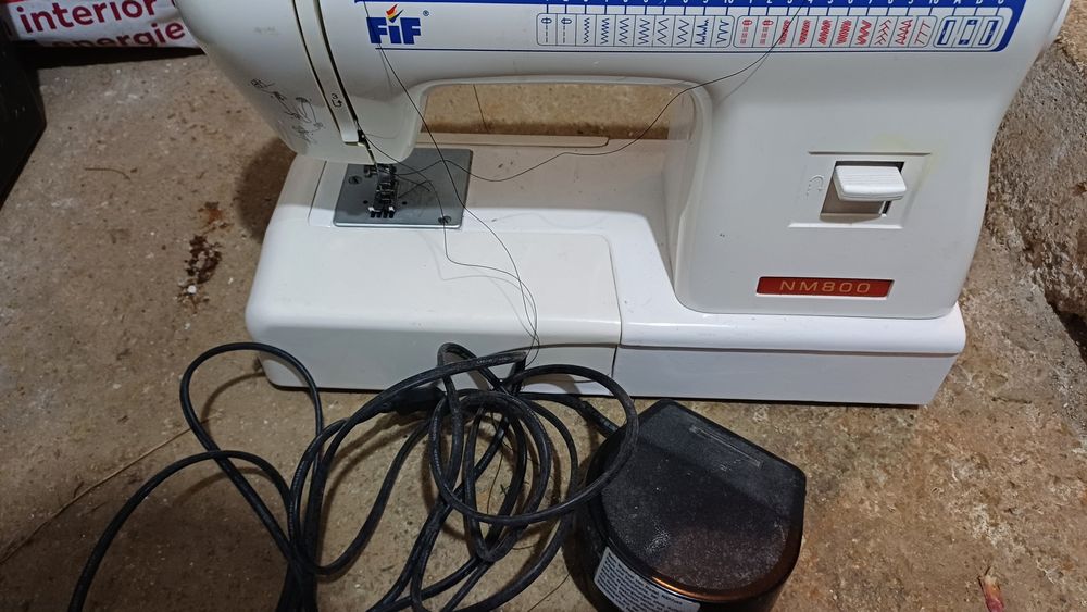 Vînd 2 mașină de cusutFIF una pentru pies