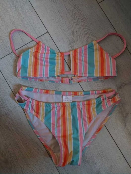 Costume de baie noi, diferite marimi