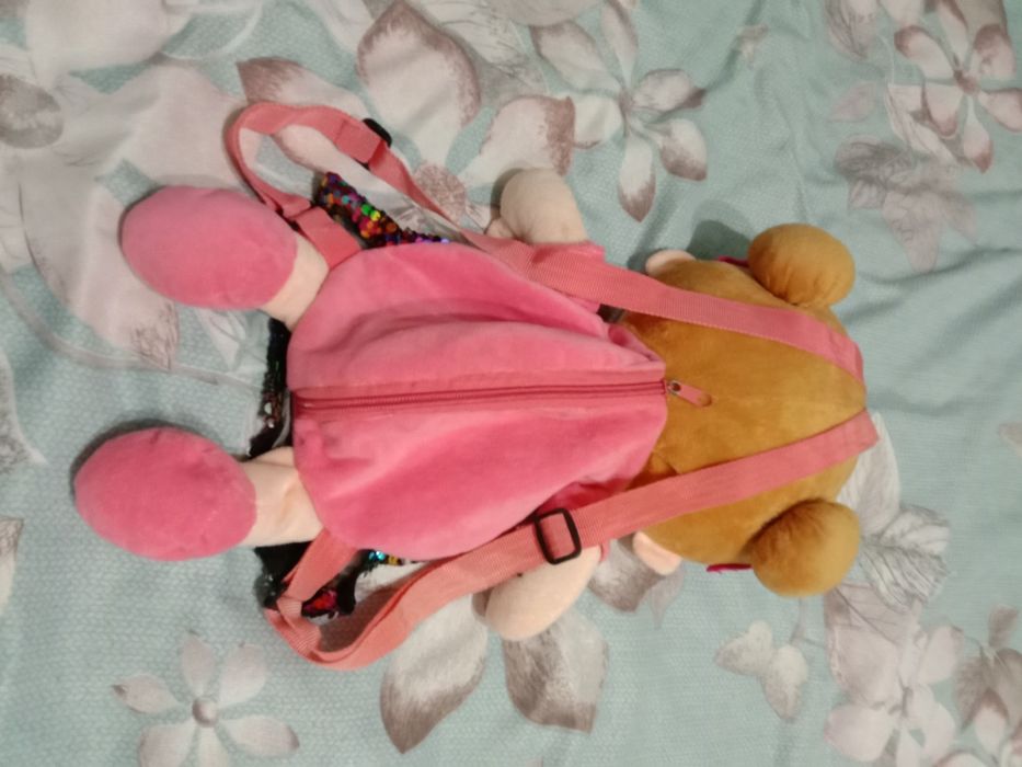 Кукла рюкзачок в хорошем состоянии и мишка рюкзачок и другие мягкие
