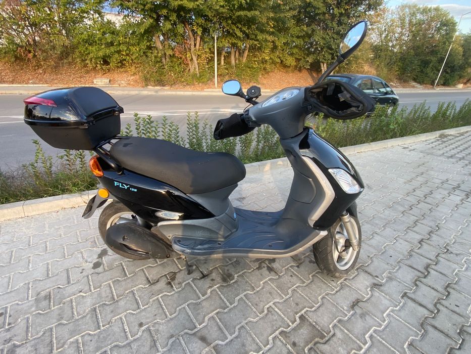 Скутер Piaggio Fly 125