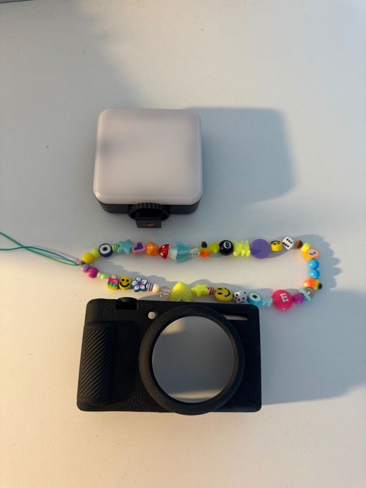 Camera Vlogging Sony ZV-1f cu accesorii incluse