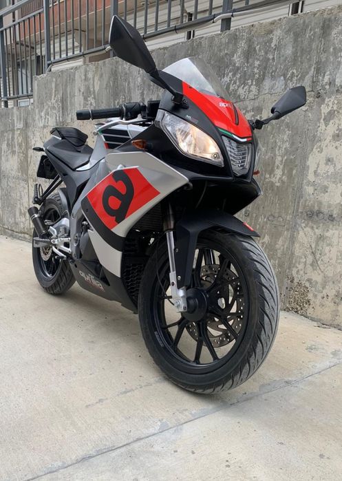 Мотоциклет Aprilia RS4