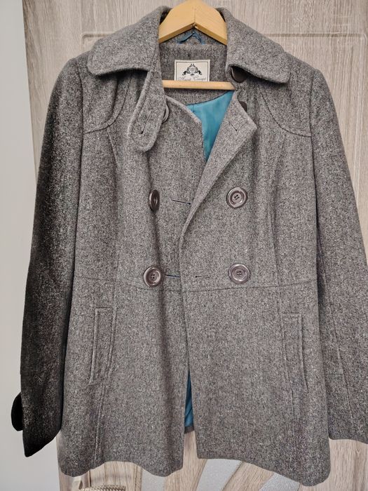 Вълнено късо палто