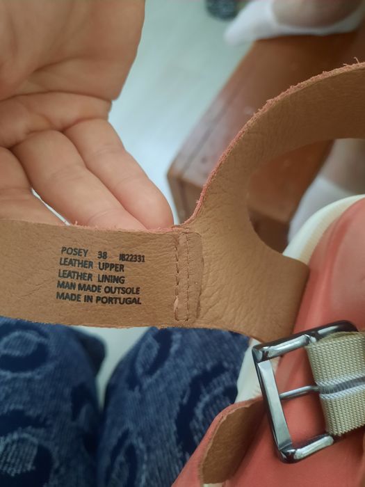 Продаётся босоножки