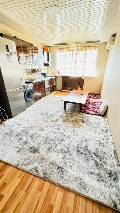 Bez Makler Samarqand Darvoza Inbazar yonidagi  kvartira qizlar uchun i