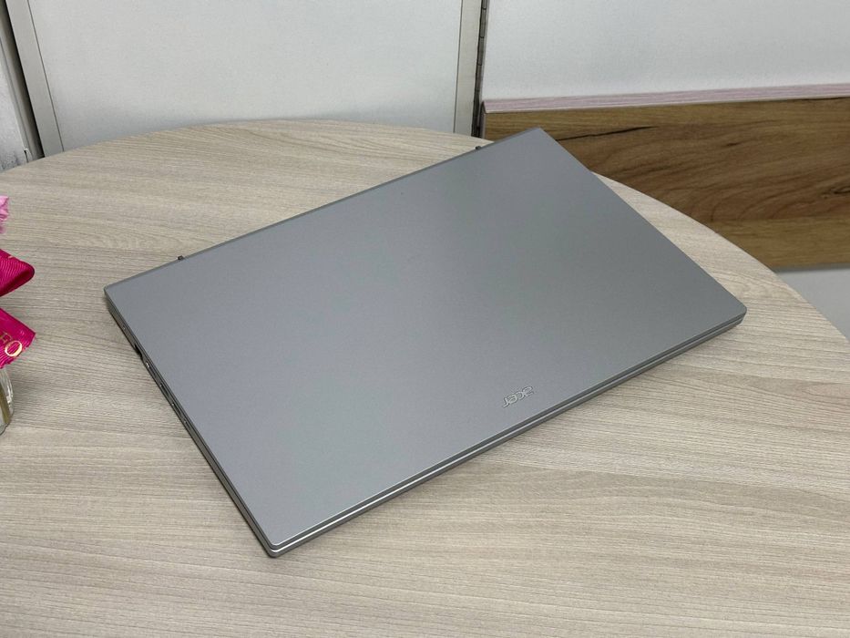 Acer Aspire 3  Ryzen 7 5700