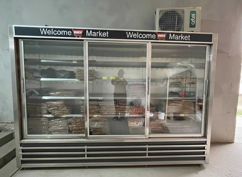 Холодильная кандитерский  витрина для тортов, для магазина, кофейни