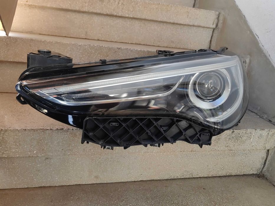 Фар Alfa Romeo Stelvio Bi-Xenon LED ляв Фар Stelvio Оригинален