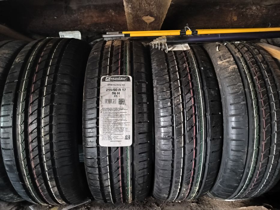 Продам шины на 215/60/17
