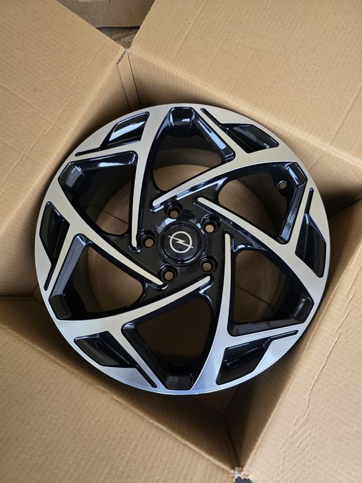 Jante de aliaj pentru Opel insignia pe 17 marca rc wheels model  175