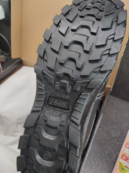 Работни обувки- номер 45 / 5 чифта