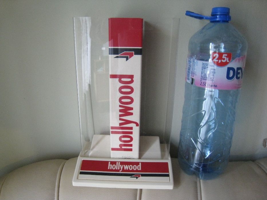 Hollywood рекламен ретро стелаж за цигари цигарени кутии от 80те!