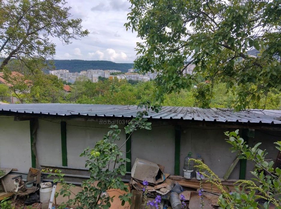 Парцел с дървена къща за земеделие и отдих в Шумен – Топхането