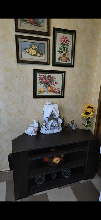 Tv shkaf pochti neizpolzvan