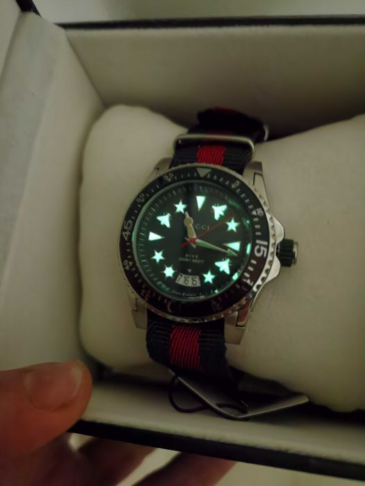 Часовник Gucci Dive 40mm