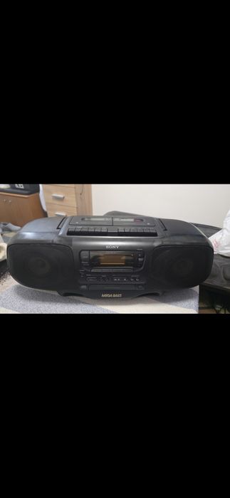 Radiocasetofon SONY impecabil