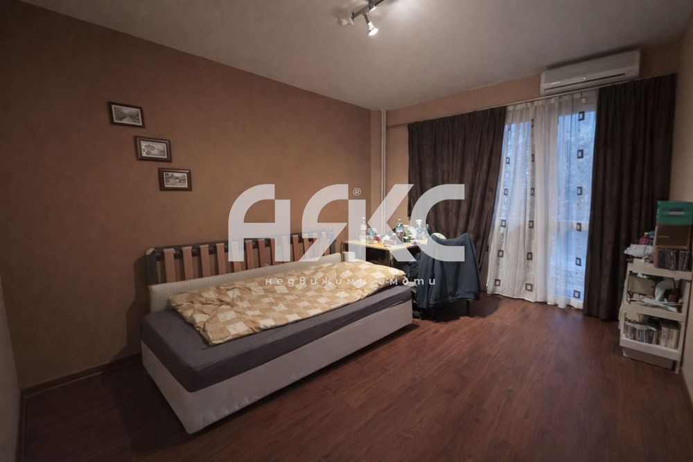 Продава се Тристаен апартамент в София, Люлин 7 - 83 кв.м за 1328 €/кв.м - Снимка #6