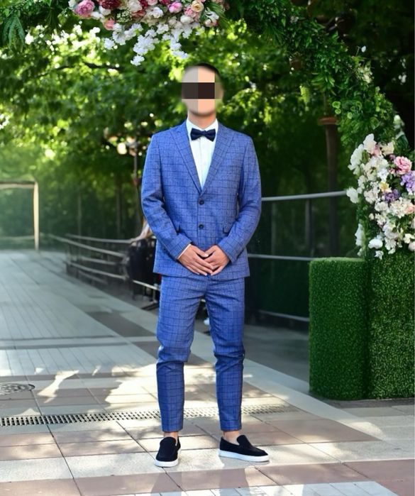 Мъжки официален костюм