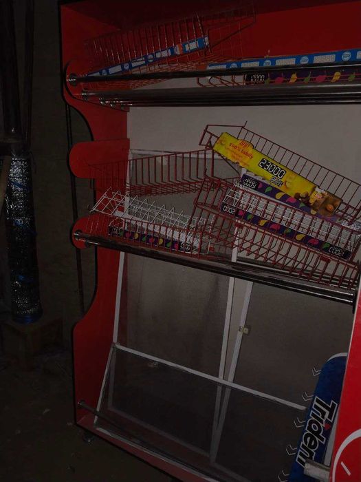 Магазин полкалары сатылады. срочно.  келисимли