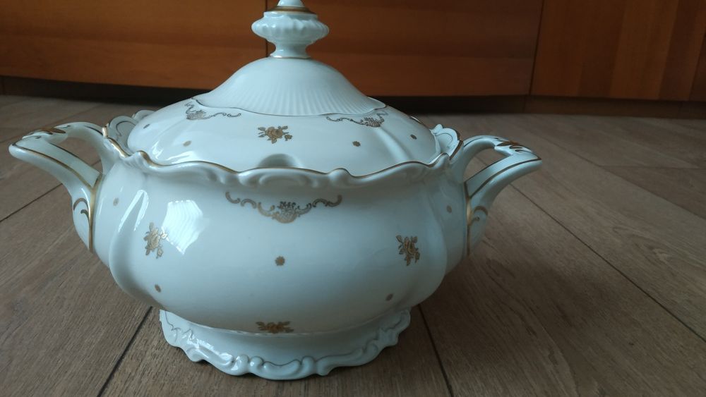 Антикварная  фарфоровая супница
