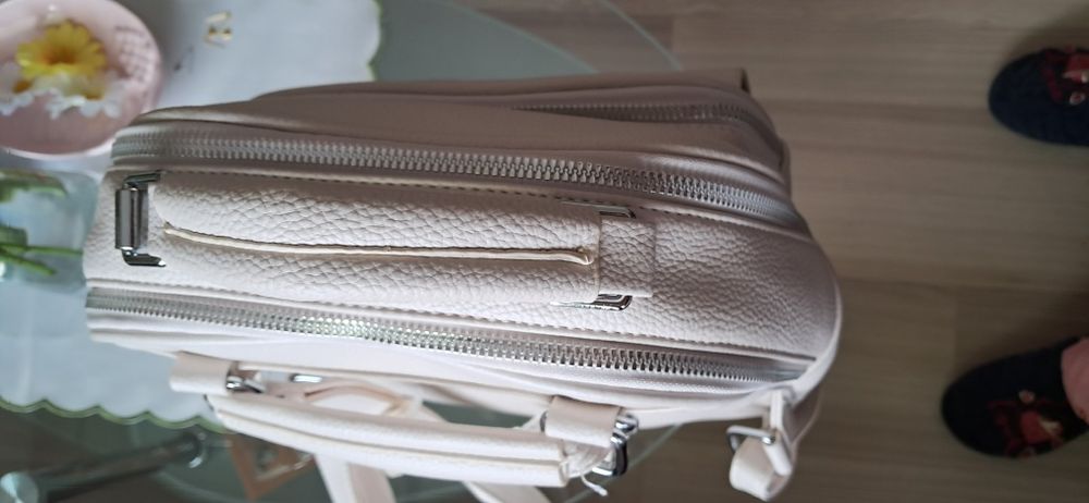 Дамска бяла чанта паница