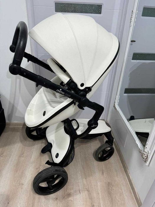 Vând un cărucior Mima xari