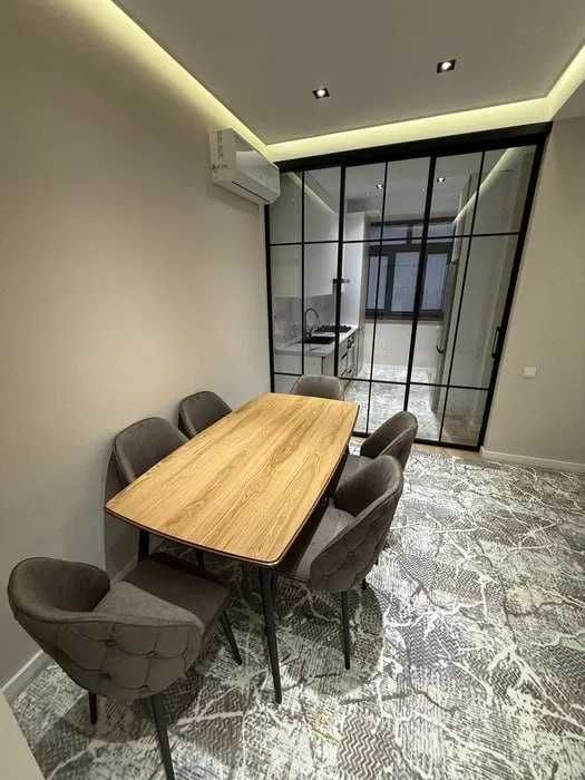 Срочно Продам Шикарную квартиру о-р Фархадский 2/2/9 50м2