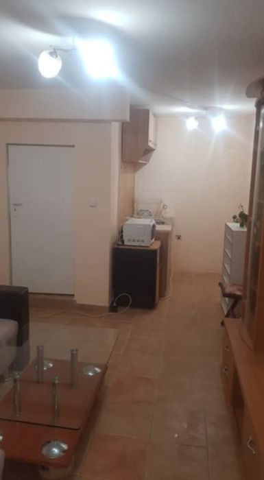 Дава се под наем Едностаен апартамент в Варна, Цветен квартал - 25 кв.м за 239.7 € - Снимка #2