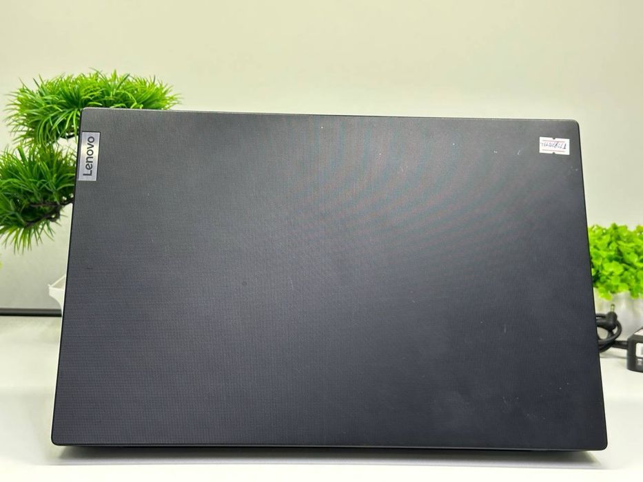Lenovo intel Celeron N4500 / ram 4gb / ssd 256 gb / |~