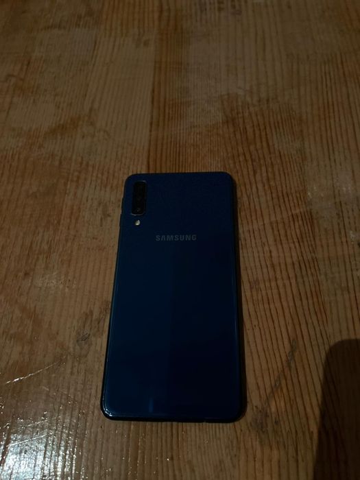 Самсунг А7 2019 продам