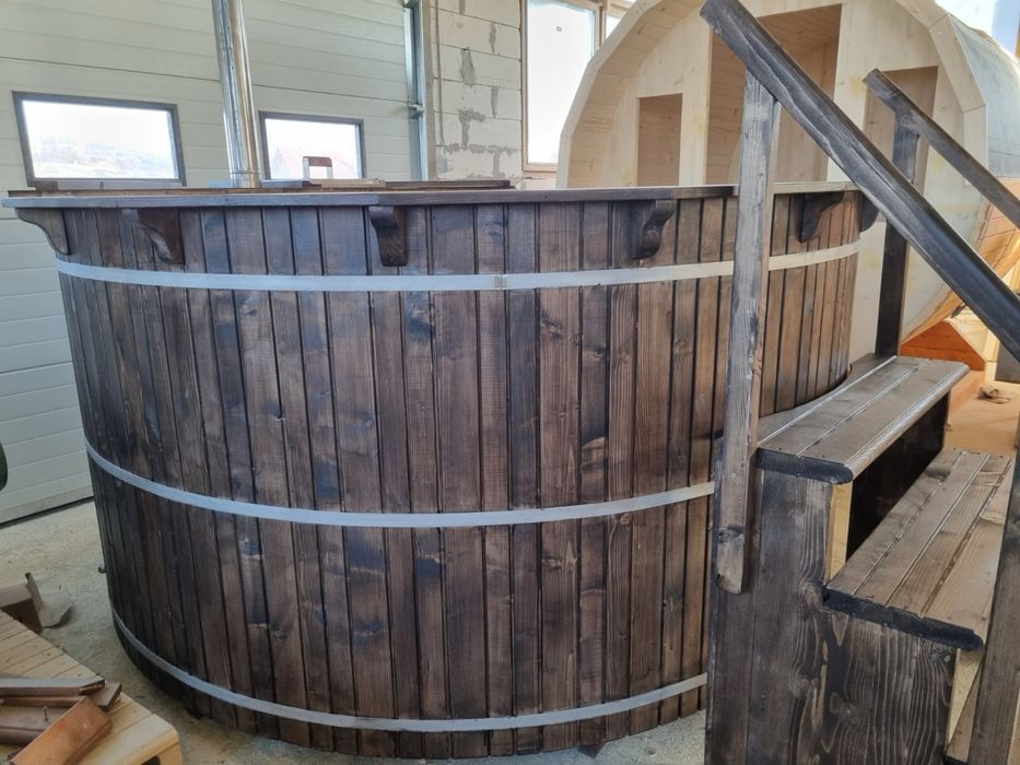 Ciubar din lemn pentru 12 persoane