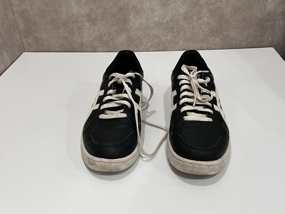 Продавам обувки adidas asics